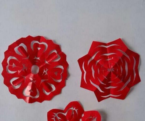轻松学会剪纸团花图案 怎么出美丽的团花图片1