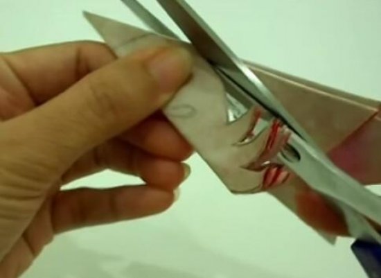 菠萝的剪纸方法教程 水果剪纸图案怎么剪图片7