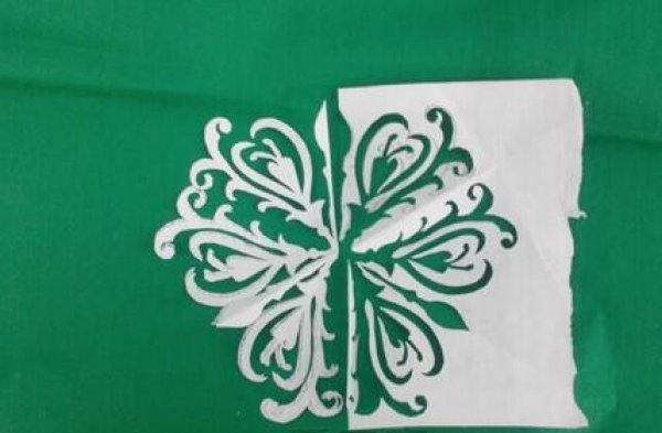 菊花的剪纸教程分享 剪纸花的具体过程步骤图片5