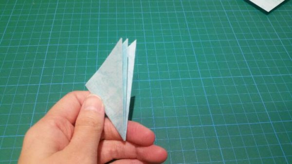 漂亮的立体雪花剪纸方法,雪花的剪纸教程图片5