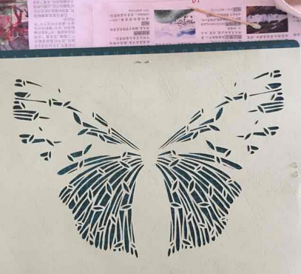 蝴蝶剪纸图案步骤-镂空的蝴蝶图片5