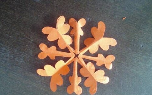 美丽的蝴蝶花剪纸图案与图解教程