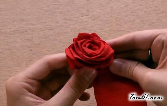 纸条玫瑰花的折纸方法教程-纸条玫瑰图片11