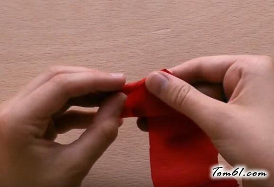 纸条玫瑰花的折纸方法教程-纸条玫瑰图片4