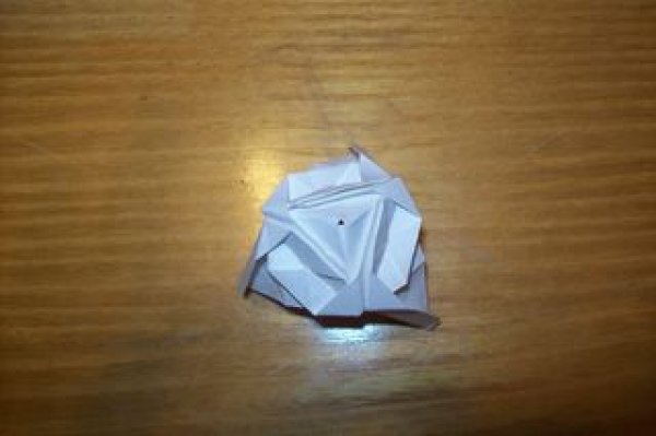 折纸立体装饰花球 花球的详细折纸步骤教程图片16