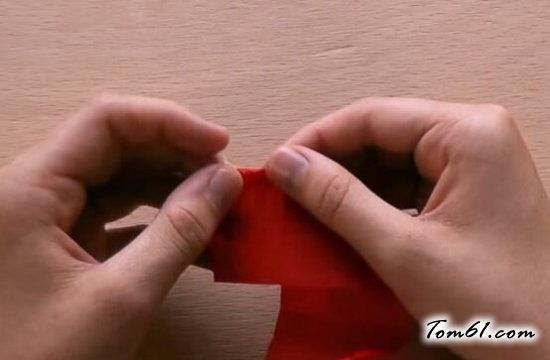 纸条玫瑰花的折纸方法教程-纸条玫瑰图片3