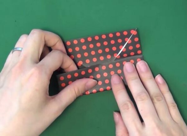 有盖子的盒子折法教程图片7