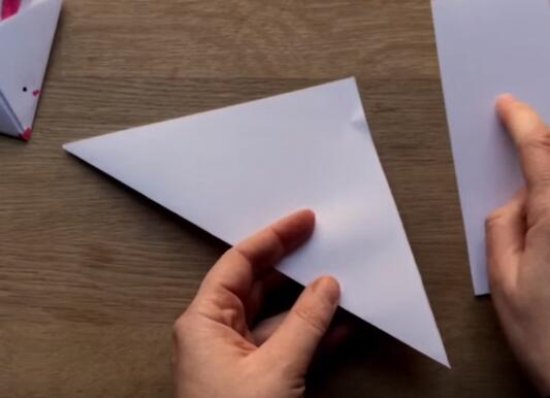 折纸书签制作方法 可爱的兔子书签怎么折图片4
