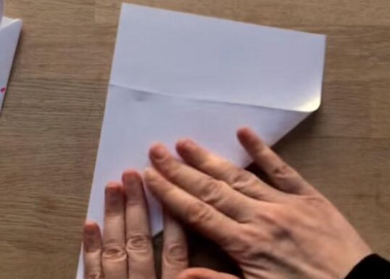 折纸书签制作方法 可爱的兔子书签怎么折图片3