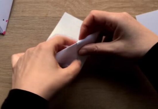 折纸书签制作方法 可爱的兔子书签怎么折图片9