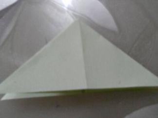 简单漂亮的四叶草的折纸图解与方法教程
