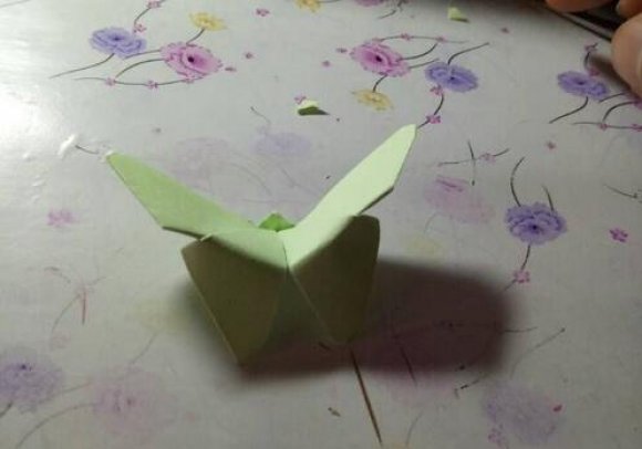 凤尾蝶的折纸方法 简单的蝴蝶折纸教程图片8