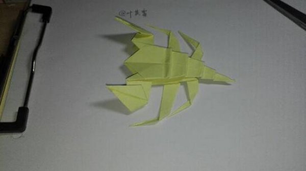 蝎子的折纸图解 怎么折出一只纸蝎子1图片1