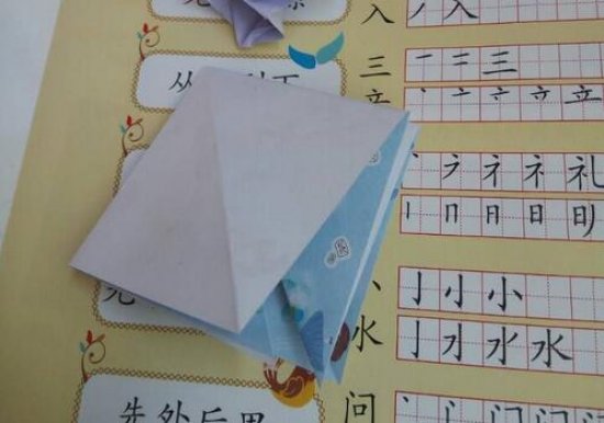 玫瑰花的折纸教程 玫瑰花的折纸步骤图片6