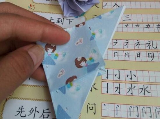 玫瑰花的折纸教程 玫瑰花的折纸步骤图片8