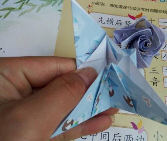 玫瑰花的折纸教程 玫瑰花的折纸步骤图片11
