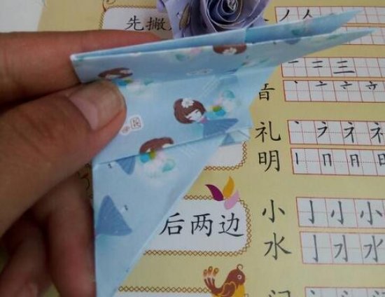 玫瑰花的折纸教程 玫瑰花的折纸步骤图片9