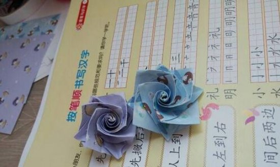 玫瑰花的折纸教程 玫瑰花的折纸步骤图片15