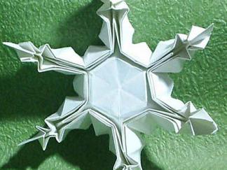 纸雪花的折纸图解与方法教程