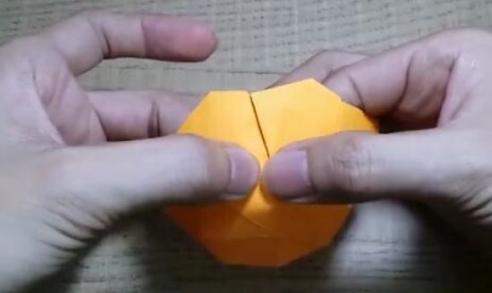 黄色纸伞的折纸方法 怎么折出一把油纸伞图片6