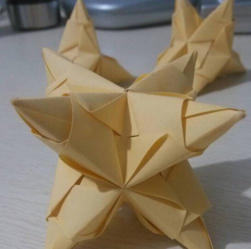 造型独特的重叠花球图片12