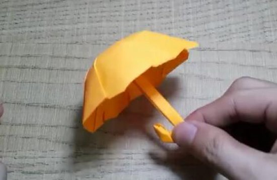 黄色纸伞的折纸方法 怎么折出一把油纸伞图片15