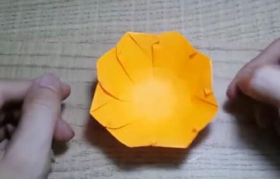 黄色纸伞的折纸方法 怎么折出一把油纸伞图片8