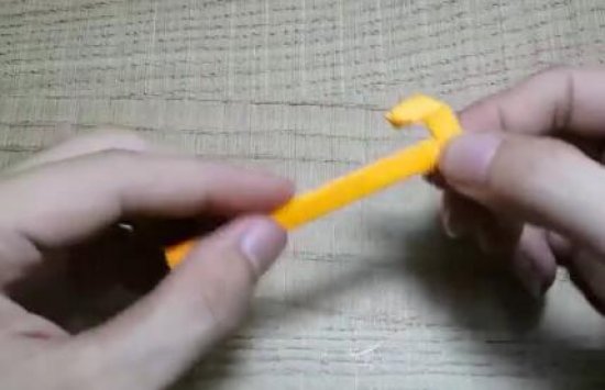 黄色纸伞的折纸方法 怎么折出一把油纸伞图片10