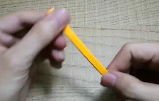 黄色纸伞的折纸方法 怎么折出一把油纸伞图片7