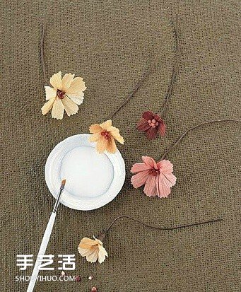 手工纸花的制作方法 与串珠结合的效果令人惊艳图片3