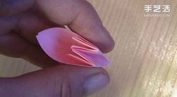 超美折纸花球的折法图解，相对还算简单的哦图片9