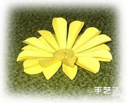 纸花的做法图解教程 手工纸花朵制作方法教程图片7