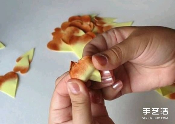如何用海绵纸做花 海绵纸制作花朵的详细步骤图解图片6