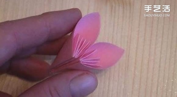 超美折纸花球的折法图解，相对还算简单的哦图片11