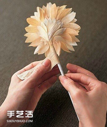 手工纸花的制作方法 与串珠结合的效果令人惊艳图片7