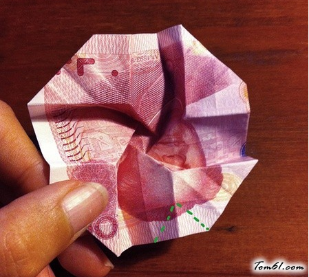 用钱折玫瑰的折纸图解与方法教程图片13