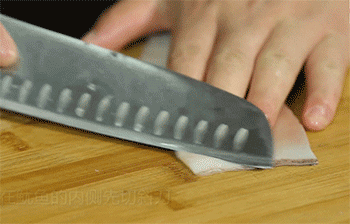 【爆炒鱿鱼卷】鱿鱼切斜刀